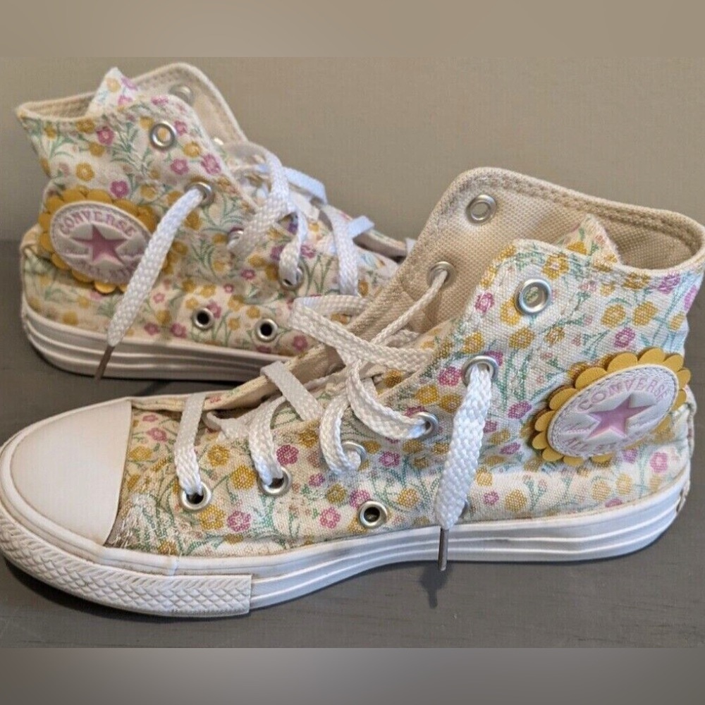 Converse for girls size US 1